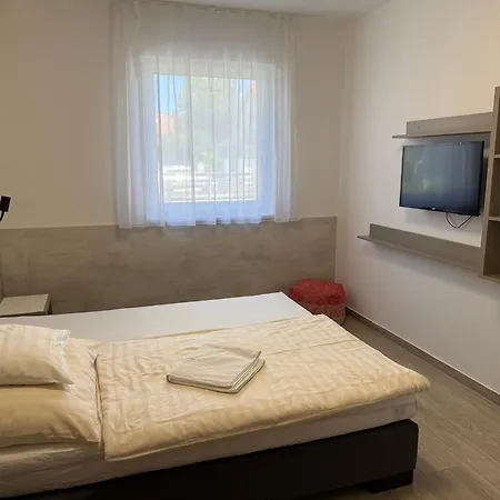 Royalhill Apartment Vonyarcvashegy