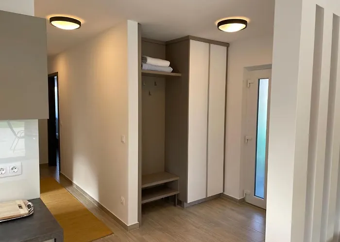 Royalhill Apartman *