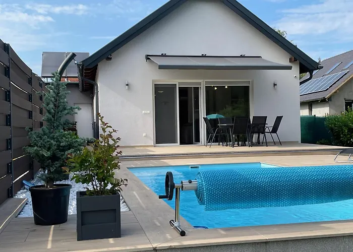 Royalhill Apartman *